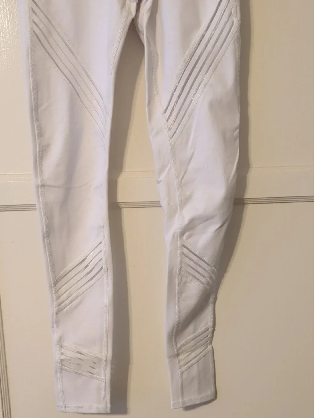 ALO Yoga White Multi Legging - Size  XXS